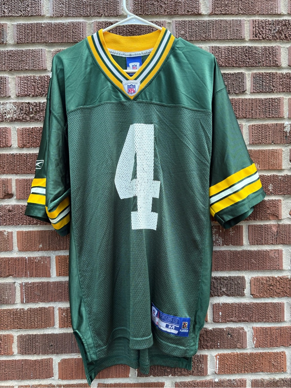 Reebok Men's Sz M Brett Favre Green Bay Packers Jersey 100% Nylon V-Neck